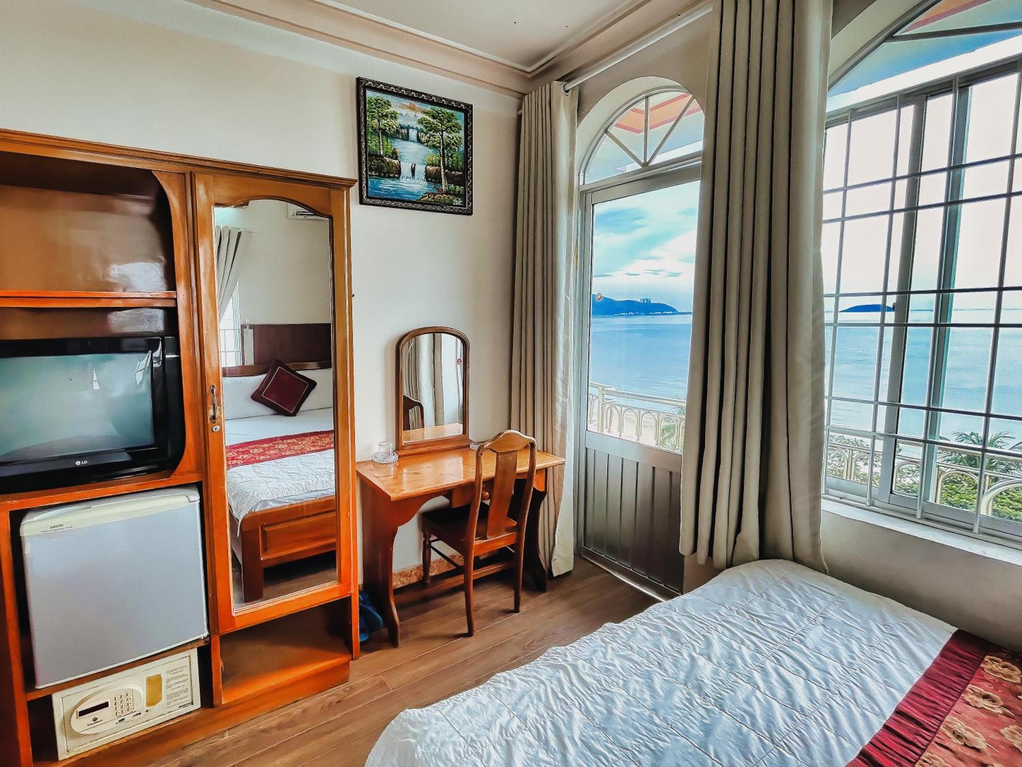 Quang Vinh 2 Hotel Nha Trang Buitenkant foto