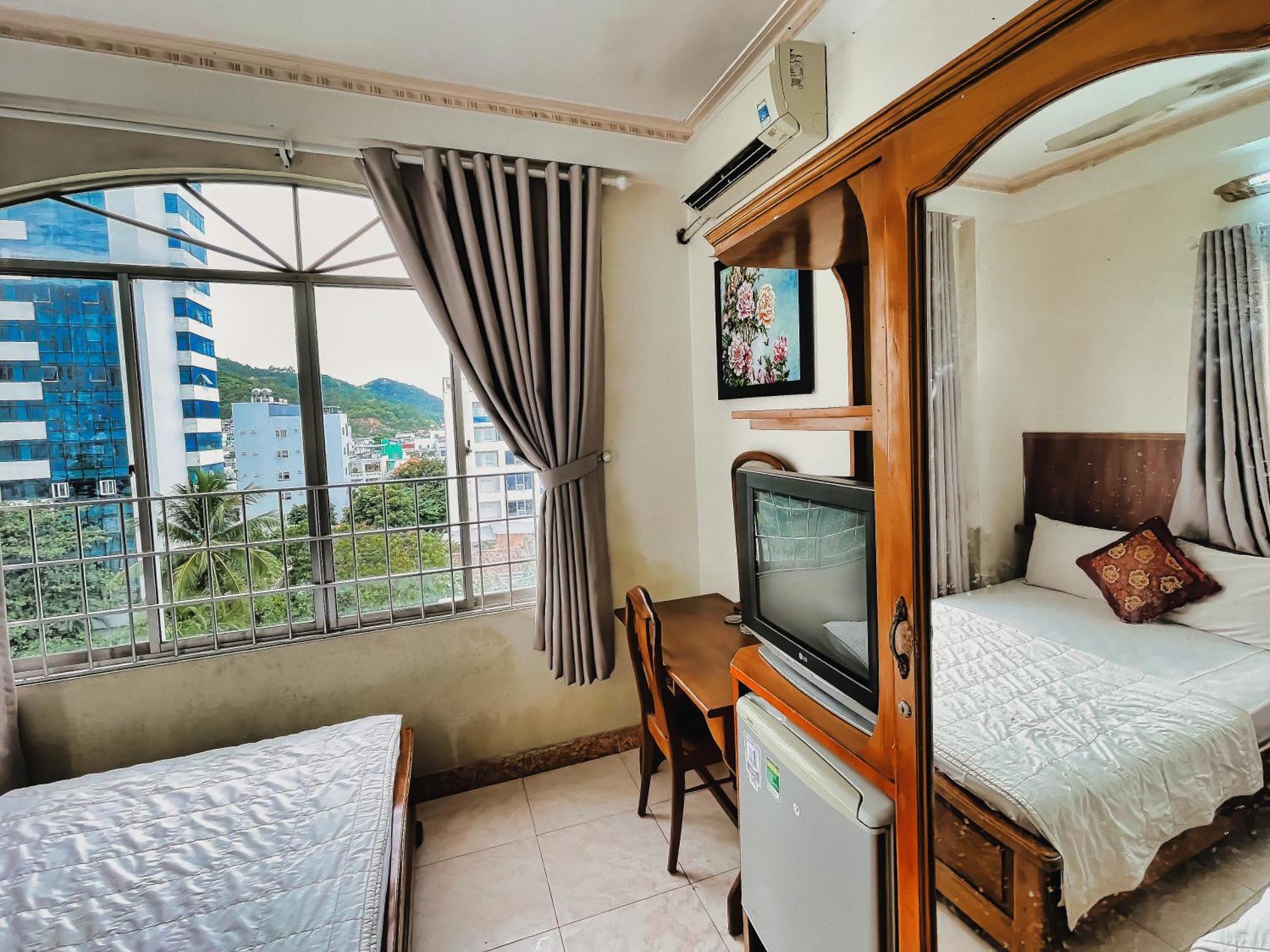 Quang Vinh 2 Hotel Nha Trang Buitenkant foto